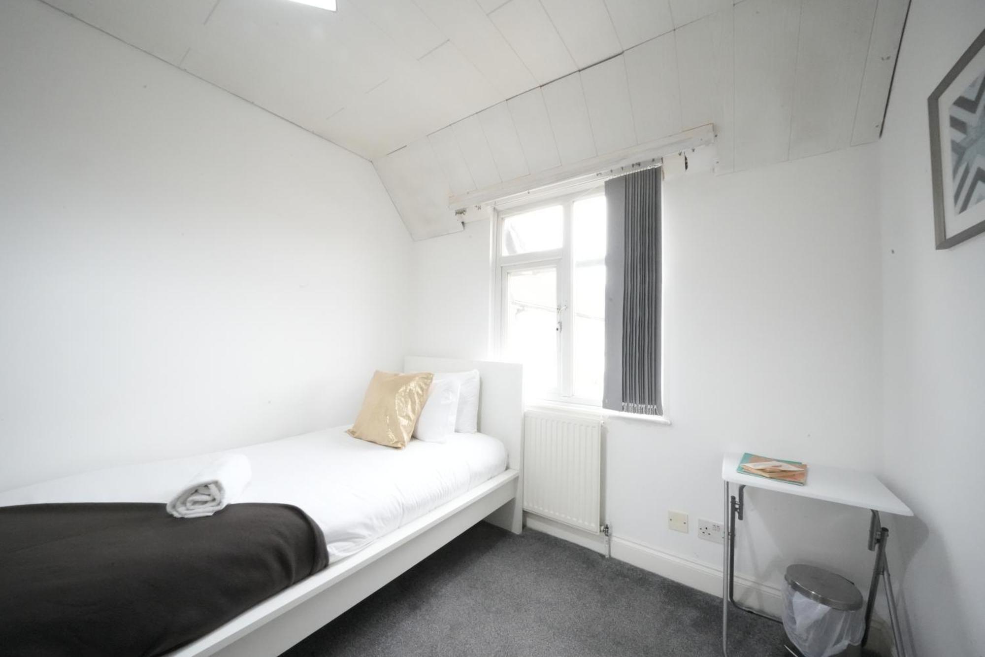 Airport Comfy Stay Harmondsworth Eksteriør billede