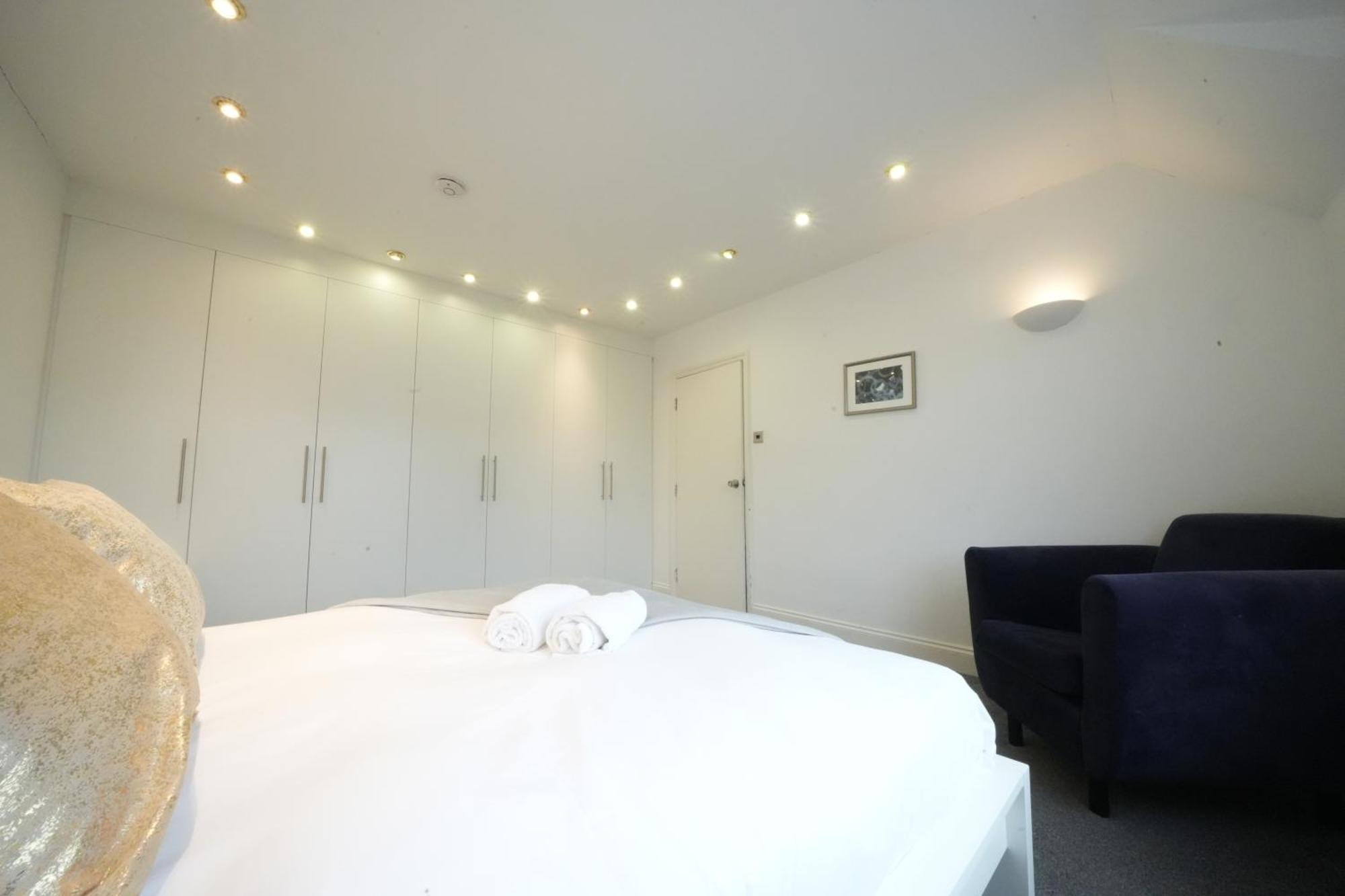 Airport Comfy Stay Harmondsworth Eksteriør billede